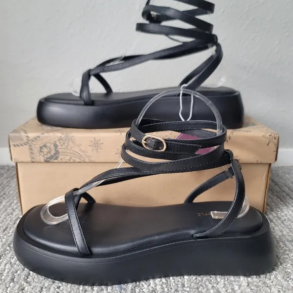 NIB Free People Winnie Strappy Leather Wrap Flatform Sandals, Size 8, Black