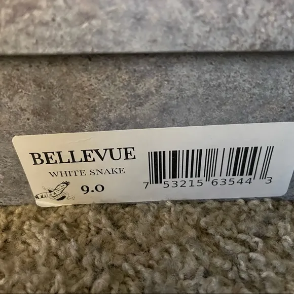 NIB Freebird by Steven Bellevue in White Croc in a Size 9.
