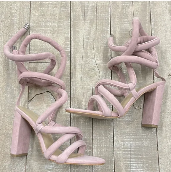NIB Suede Strappy Puff Lace Block Heel Dakota Sandal The Mode Collective