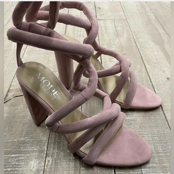 NIB Suede Strappy Puff Lace Block Heel Dakota Sandal The Mode Collective
