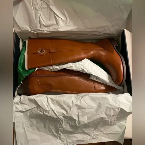 NIB Tommy Hilfiger Imina Almond Toe Knee High Boots Size 5.5