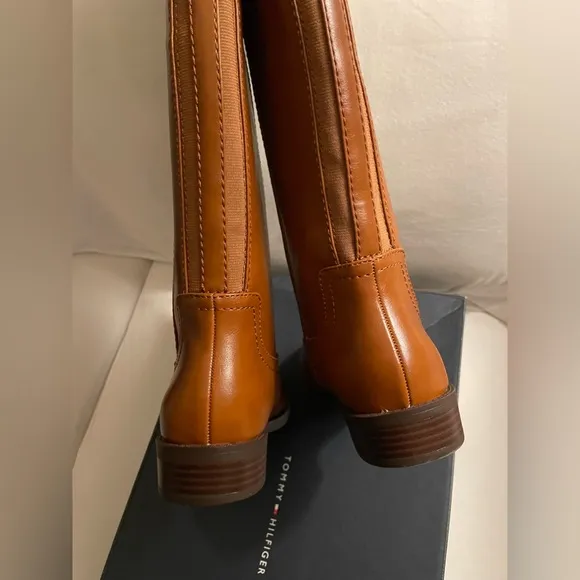 NIB Tommy Hilfiger Imina Almond Toe Knee High Boots Size 5.5
