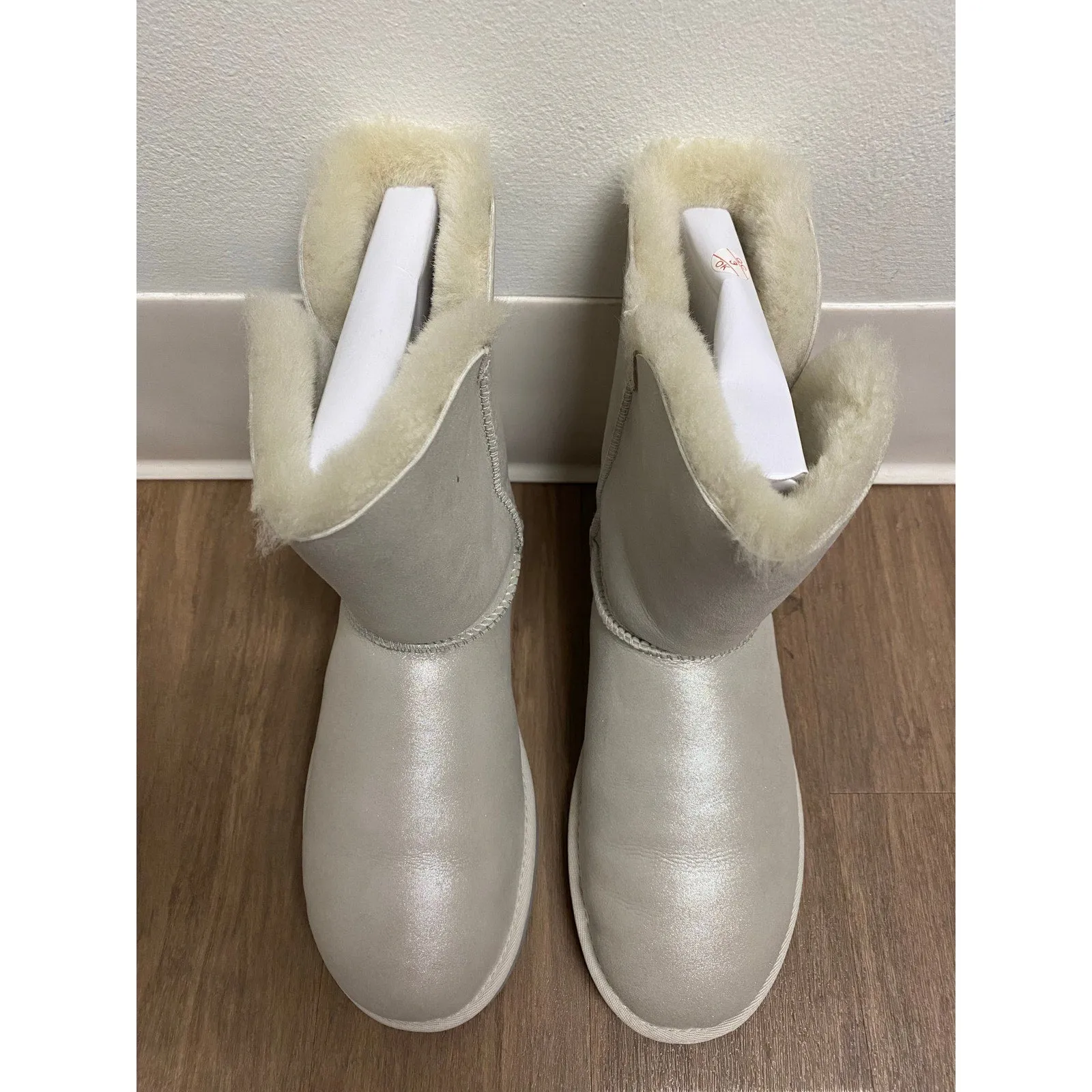 NIB Ugg White Sparkles I Do! Boots Sz 9