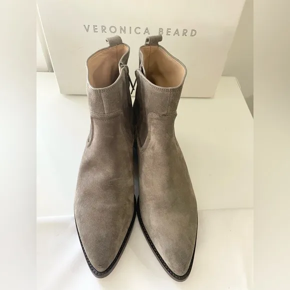 NIB Veronica Beard Kinsley Chelsea boot sz 8, Taupe suede orig $395