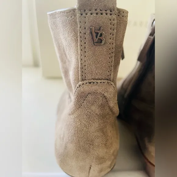 NIB Veronica Beard Kinsley Chelsea boot sz 8, Taupe suede orig $395