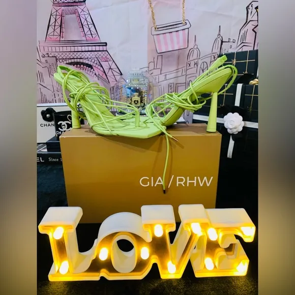 NIB🎀❤️‍🔥GIA/RHWNeon Green Gladiator Sandals.