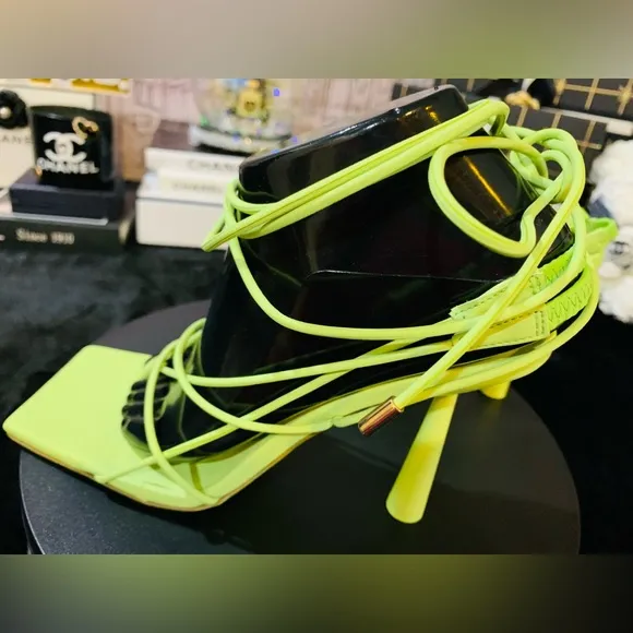 NIB🎀❤️‍🔥GIA/RHWNeon Green Gladiator Sandals.