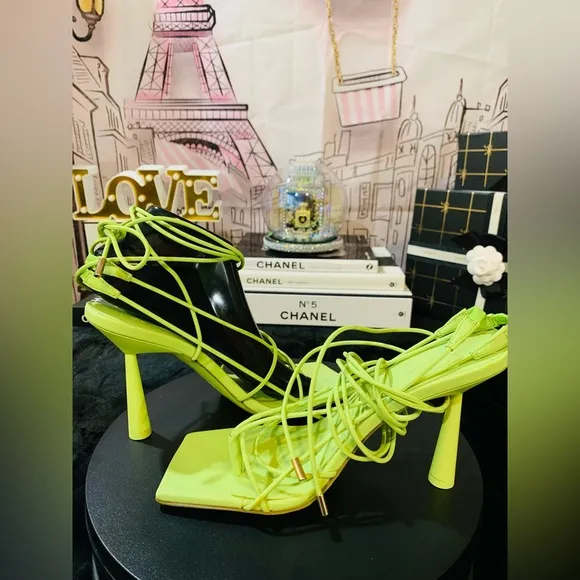 NIB🎀❤️‍🔥GIA/RHWNeon Green Gladiator Sandals.
