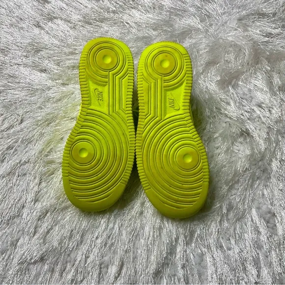 Nike Air Force 1 '07 LV8 Overbranding Utility GS Yellow Size 1.5 Youth Sneakers
