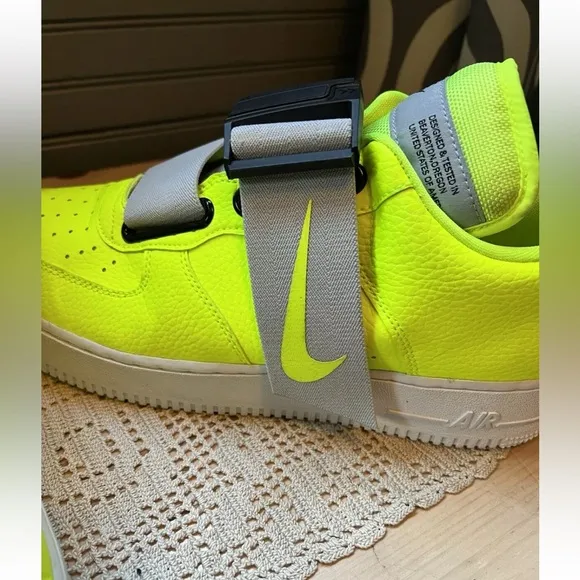 Nike Air Force 1 Low Utility Volt 2018 No Box mens size 10