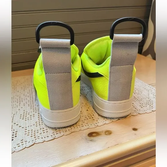 Nike Air Force 1 Low Utility Volt 2018 No Box mens size 10