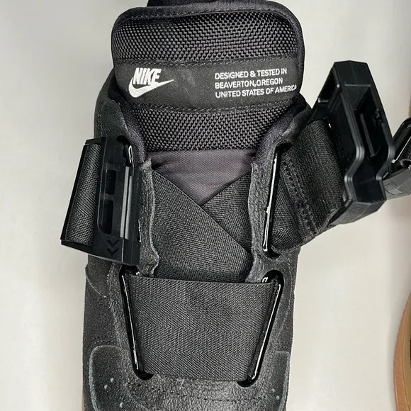 Nike Air Force 1  Utility Men’s Black Sneakers Size US 8