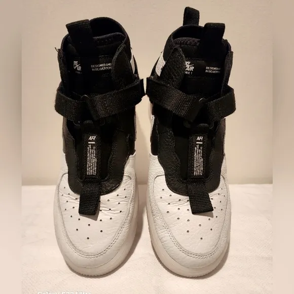 Nike Air Force 1 Utility Mid