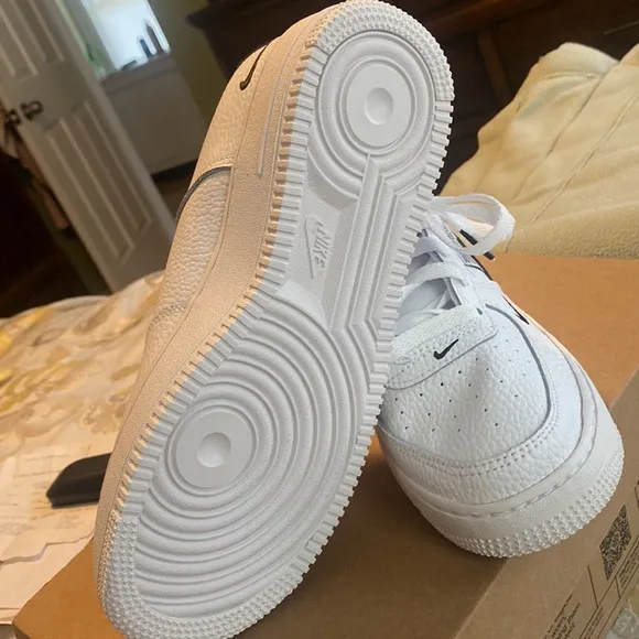 Nike Air Force 1 utility white and black sneakers