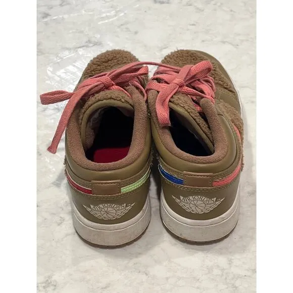 Nike Air Jordan Youth 1 Low Utility GS Teddy Bear Comfort Sneakers Sz 4.5 Beige‎