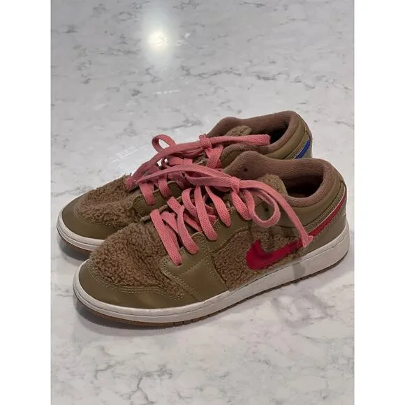 Nike Air Jordan Youth 1 Low Utility GS Teddy Bear Comfort Sneakers Sz 4.5 Beige‎