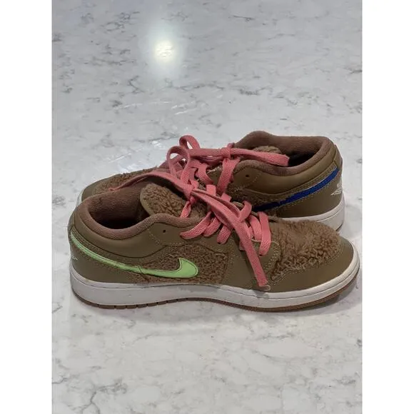 Nike Air Jordan Youth 1 Low Utility GS Teddy Bear Comfort Sneakers Sz 4.5 Beige‎
