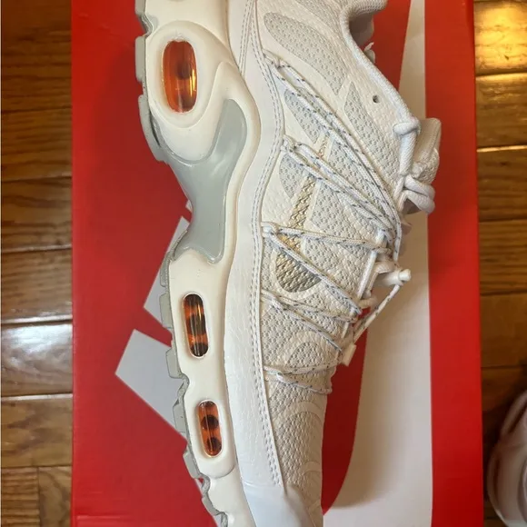 Nike Air Max White/pure platinum men’s size 9 Utility