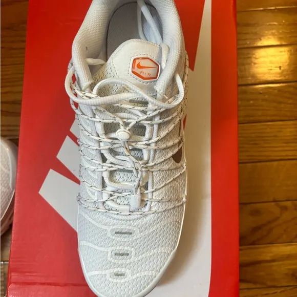 Nike Air Max White/pure platinum men’s size 9 Utility