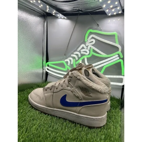 Nike Boys Air Jordan 1 Mid Utility DO2207-264 White Basketball Shoes Sneakers 7Y