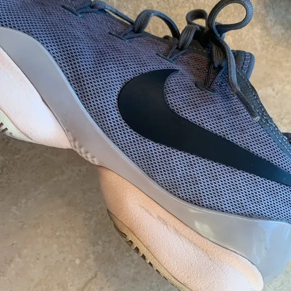 NIKE grey sneakers, grey/pale pink soles, breathable mesh, swoosh. 9.5 EUC