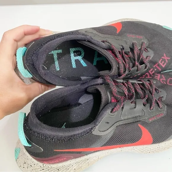NIKE Men’s Pegasus Trail 3 Gore Tex Sneakers DC8793-002 Black Crimson Size 7.5