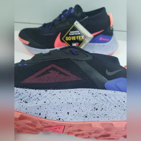 Nike Pegasus Trail 3 GTX Core-Tex Black Flash Crimson Hiking Sneakers Women 9.5