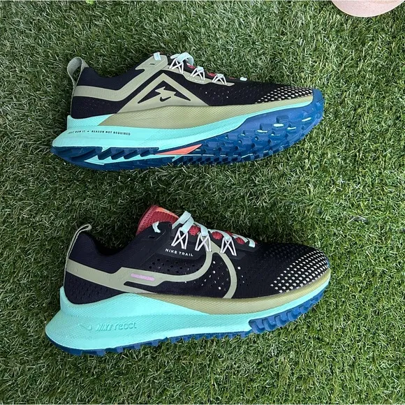Nike Pegasus Trail 4&quot;Black/Alligator/Canyon Rust/MintTrail Running ShoeWomen6
