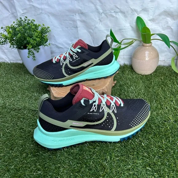 Nike Pegasus Trail 4&quot;Black/Alligator/Canyon Rust/MintTrail Running ShoeWomen6