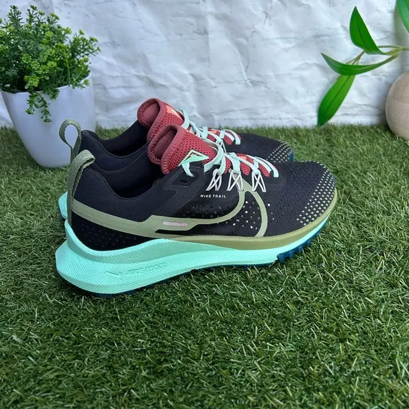 Nike Pegasus Trail 4&quot;Black/Alligator/Canyon Rust/MintTrail Running ShoeWomen6