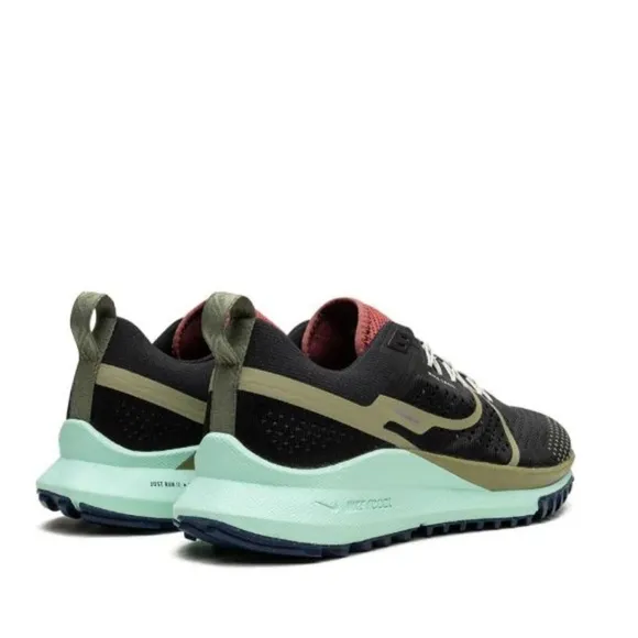 Nike Pegasus Trail 4&quot;Black/Alligator/Canyon Rust/MintTrail Running ShoeWomen6