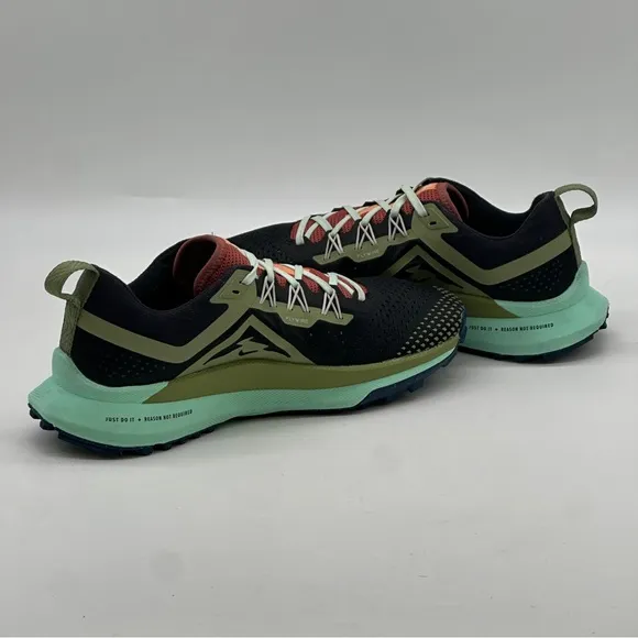 Nike React Pegasus Trail 4 Sneakers. Size 9