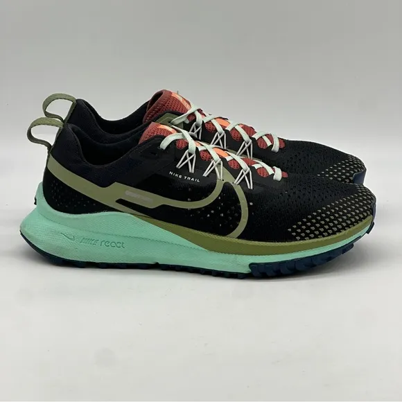Nike React Pegasus Trail 4 Sneakers. Size 9