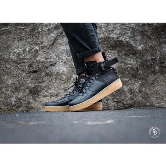 Nike SF Air Force 1 Mid size 8 Black/Gum Urban Utility Sneakers