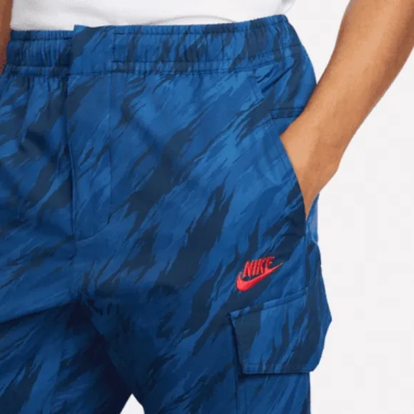 Nike SportswearMen's Woven Unlined Utility Pants size XL