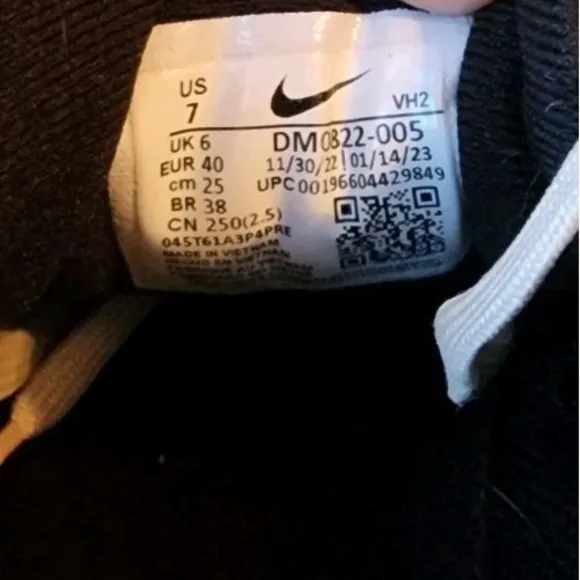 NIKE TRAIL JUNIPER 2‎ MENS SIZE 7 WOMENS SIZE 8.5 RUNNING SNEAKERS BLACK KHAKI