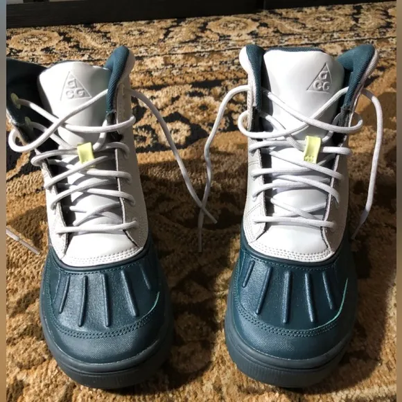 Nike Woodside 2 High ACG Big Kids Boots 524872-302