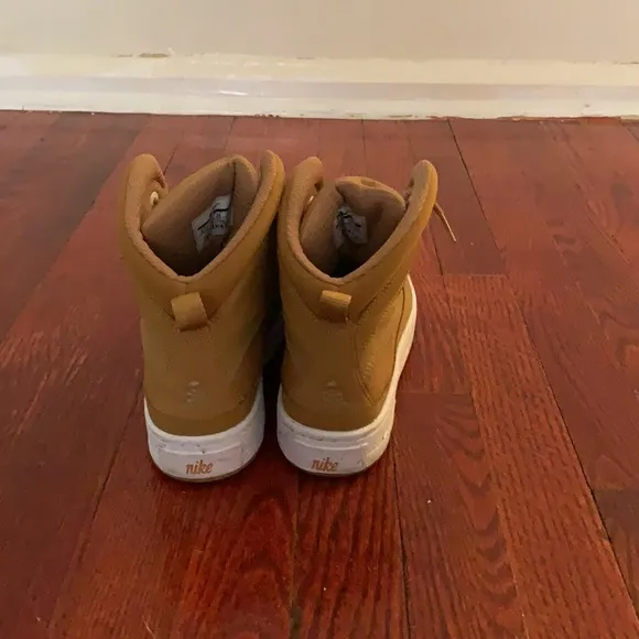 Nike Woodside 2 High Duck Boots