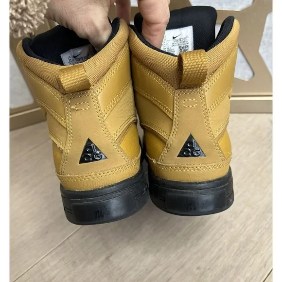 Nike Woodside 2 Sz 3 Y youth High ACG Big Kids Boots Boys leather