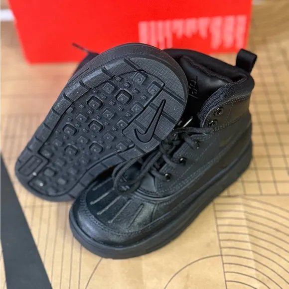 Nike woodside high black toddler Boots