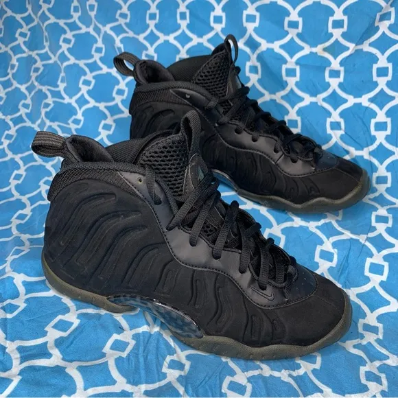 Nike youth size 5y little Posite one GS triple black foamposite kids sneakers og