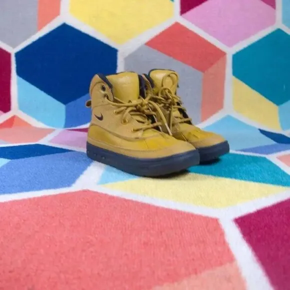 Nike Woodside 2 High Toddler Boots Size 13 C