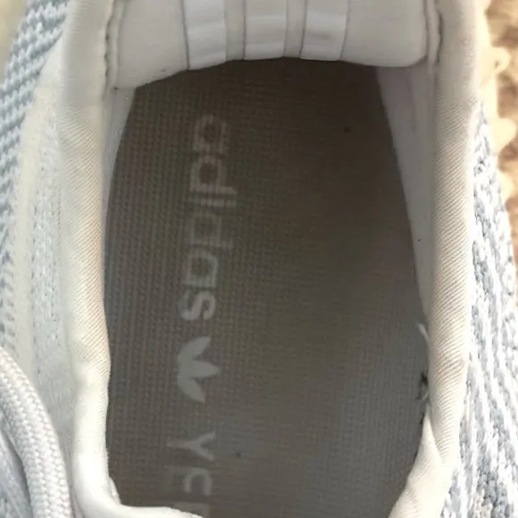 NIV Yeezy Boost 350 V2 sz 7 women. Size 5.5 men. Box included. Clouds=so comfy!