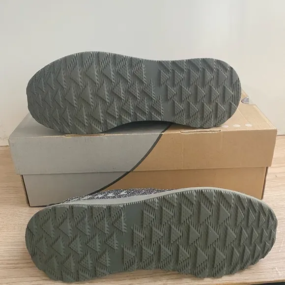 NOBULL Matryx Trail Runner Grey Sneakers- SZ Men 5.5- Women 7
