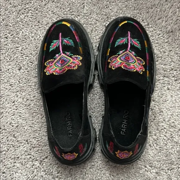 NWOB Farm Rio Embroidered Black Loafers US 6