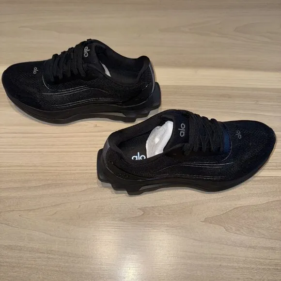 NWOT ALO Yoga Runner Black/Black Lace-Up Running Sneakers Men's 8 Women's 9.5