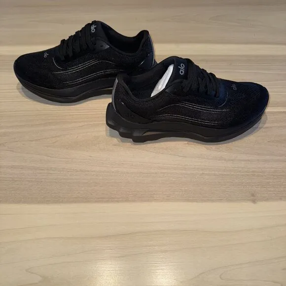 NWOT ALO Yoga Runner Black/Black Lace-Up Running Sneakers Men's 8 Women's 9.5