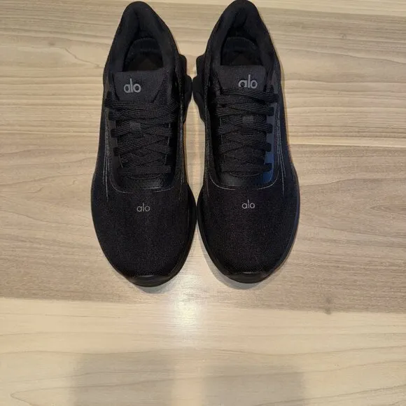 NWOT ALO Yoga Runner Black/Black Lace-Up Running Sneakers Men's 8 Women's 9.5
