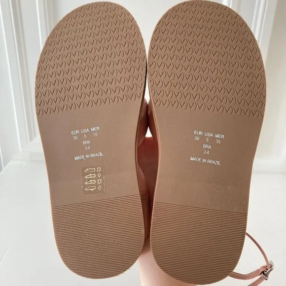 NWOT Anthropologie Vicenza Puffy Thong Leather Ankle Strap Pink Sandals Sz 36