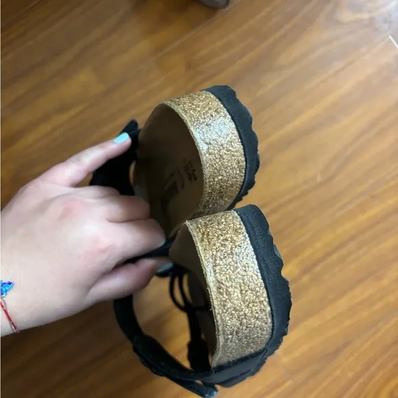 NWOT Birkenstock Mayari Black Toe Strap Sandal